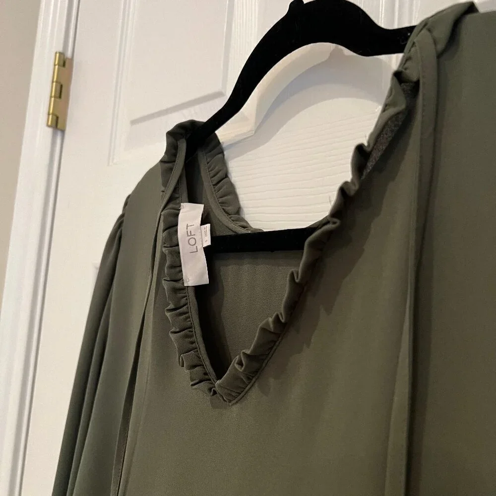 LOFT Ruffle-Neck Blouse in Olive Green with Tie Back and Smoked Sleeve Size S - Picture 14 of 16